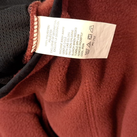 Izod Vest Maroon UNISEX XL (#1) - Picture 7 of 8